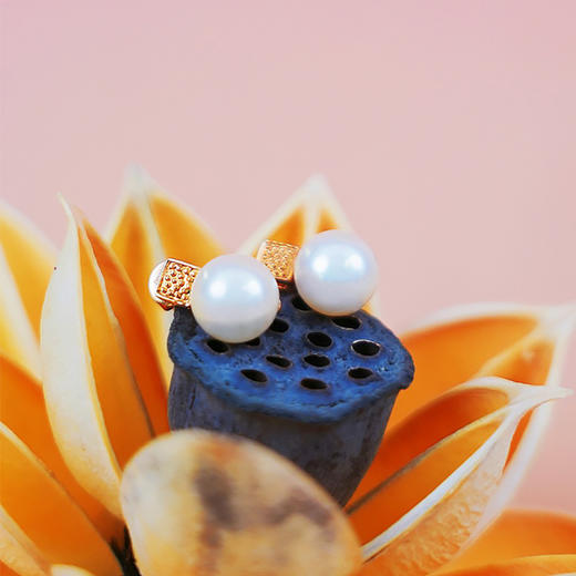 【现货】18K金珍珠耳饰方糖款高级轻奢感【尺寸8.1mm】  【一物一证书】 商品图1