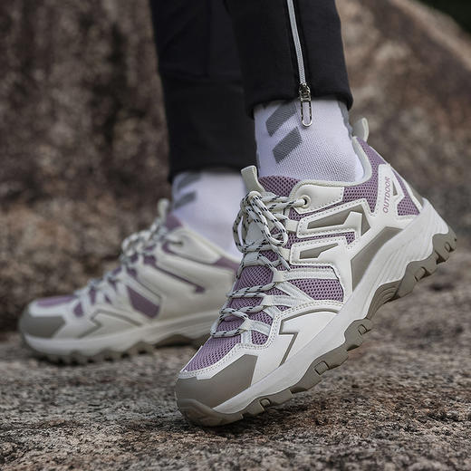 情侣户外运动登山鞋时尚野营徒步鞋男防撞透气爬山鞋子女春秋 商品图1