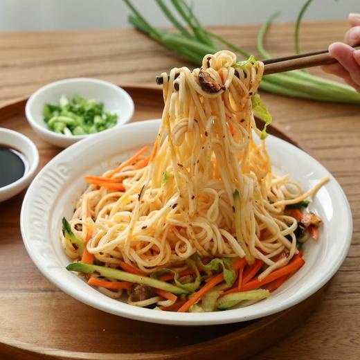 【米面精选】台湾廟街仔关庙面 台南百年历史特色美食 与凤梨 竹笋并称为“关庙三宝” 传统工艺 手打日晒 久煮不软烂 Q弹筋道爽滑 独特麦香 温和养胃 商品图1