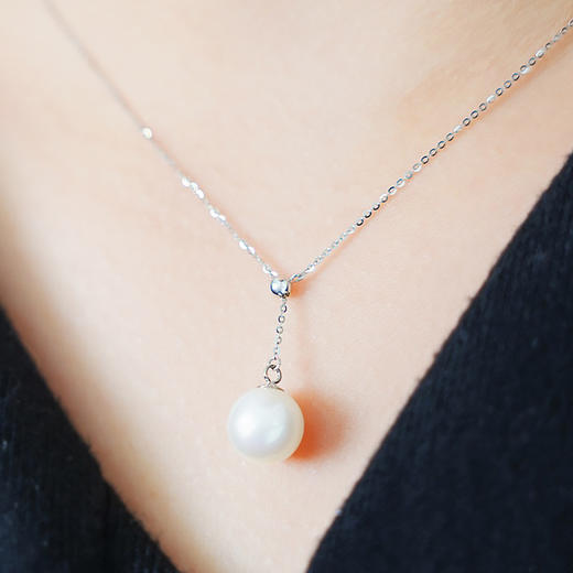 【现货】18K金珍珠项链水滴Y字锁骨链气质设计感【尺寸9.2mm】  【一物一证书】 商品图1