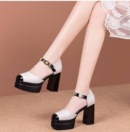 真皮粗跟配裙，一字扣包头中空凉鞋JQR-JX-2791 商品图0