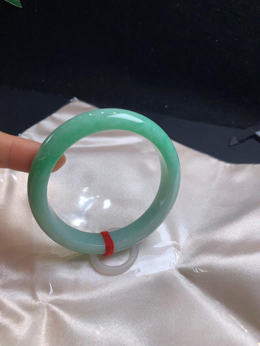 612451，58绿底正圈手镯，底妆细腻干净 小清新，干净完美 商品图1