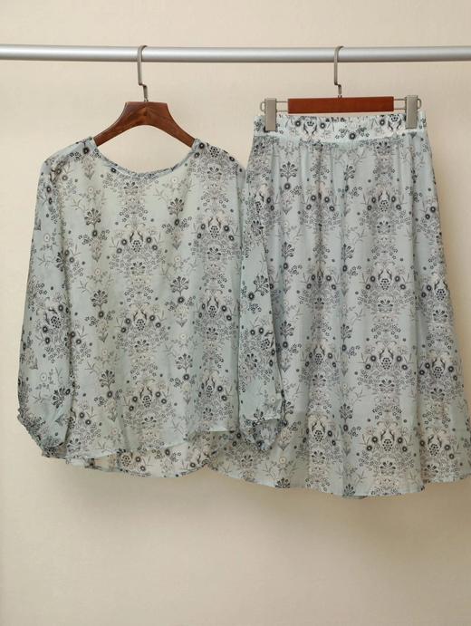 LPIUTY品牌直发⚠️伊茹花园印花套装 上衣C12TJ-99918S/半裙C12TJ-99918Q 商品图1