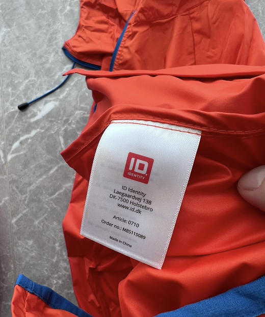 全新正品丹麦ID收纳风壳男女款运动户外防水冲锋衣夹克外套皮肤衣。
尺码XS-3XL 商品图5
