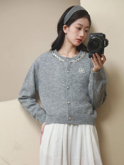 慵懒风珍珠花朵圆领开衫 C12TJ-99985 商品图1