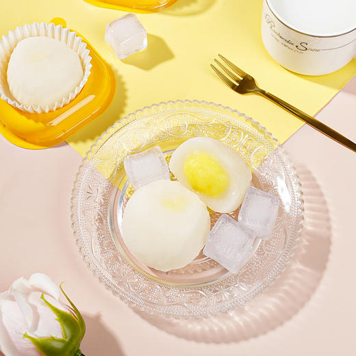 【一口爆浆❗️奶糯榴莲大福团】甄选新鲜榴莲果泥加入，入口浓郁丝滑榴莲香，生巧福团雪媚娘糯米，下午茶办公室休闲零食L 商品图3