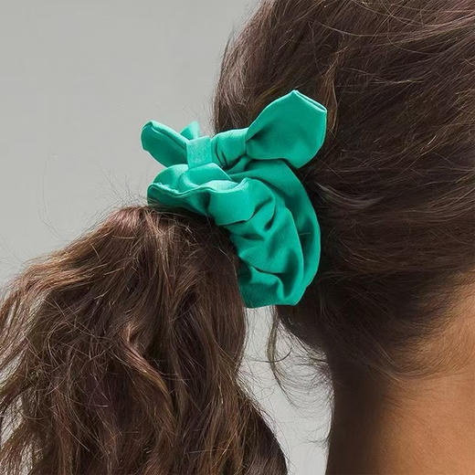 原单正品lululemon女士发圈，一盒四色！lulu连发圈都做的这么好看！提升生活品质的小物件，这款必入！既实用又好看！低调有品。戴上这个发圈心情也会变好 商品图2