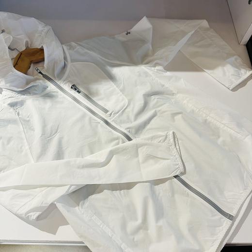 【云粉节】7楼安德玛UA春夏Launch女子轻质跑步运动夹克外套皮肤衣1381881 吊牌价849元 商品图4