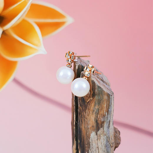 【现货】18K金珍珠耳钉法式优雅小花珍珠耳钉【尺寸8.4mm】  【一物一证书】 商品图1