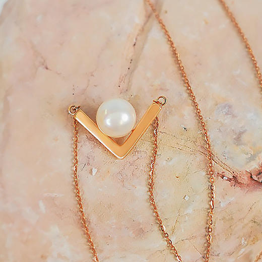 【现货】18K金珍珠项链V形设计款锁骨链【尺寸7.5mm】  【一物一证书】 商品图3