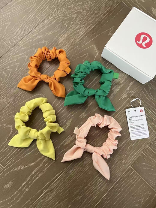 原单正品lululemon女士发圈，一盒四色！lulu连发圈都做的这么好看！提升生活品质的小物件，这款必入！既实用又好看！低调有品。戴上这个发圈心情也会变好 商品图0