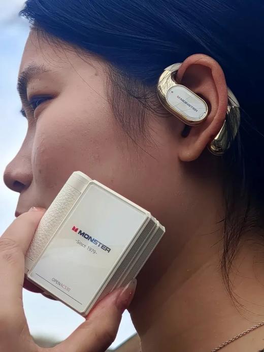 某猫某东699元，首发破价！【魔声折叠收纳挂耳式蓝牙耳机AC530】双折叠怎么折都有面~新升级14.2mm复合生物羊毛纤维振膜喇叭，声音更加清晰和丰富‌；耳挂设计，⁬舒适不勒耳，‎能适应不同耳形 商品图0