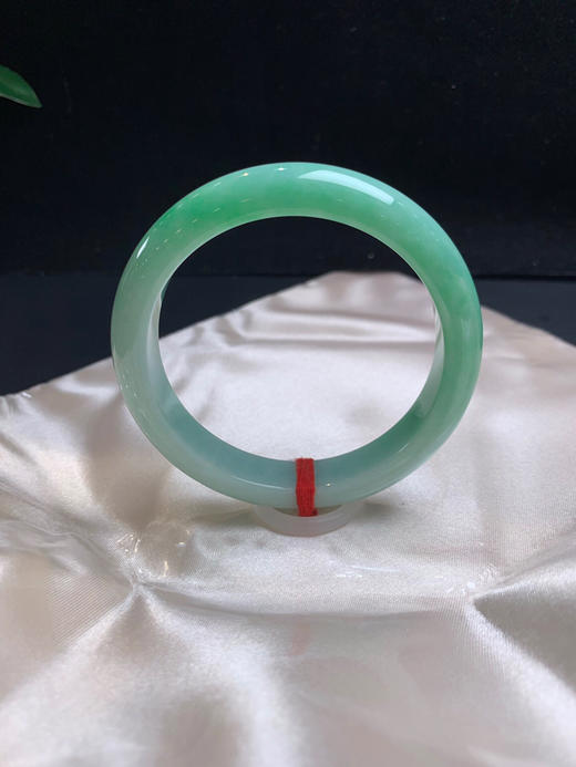 612451，58绿底正圈手镯，底妆细腻干净 小清新，干净完美 商品图0