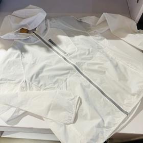 【云粉节】7楼安德玛UA春夏Launch女子轻质跑步运动夹克外套皮肤衣1381881 吊牌价849元