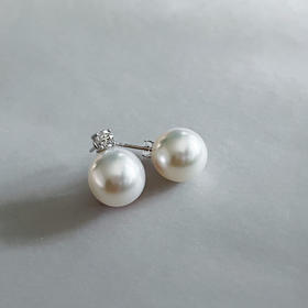 CLASSIC系列 18K镶钻石和南洋珍珠 耳钉