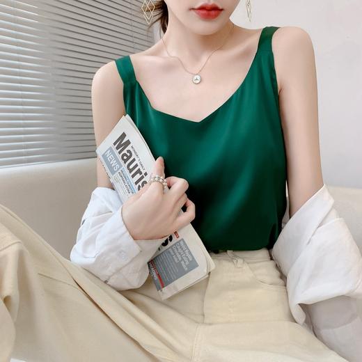 春夏季【修身宽带v领短款背心】新款丝绸缎面气质内搭上衣吊带背心 商品图3