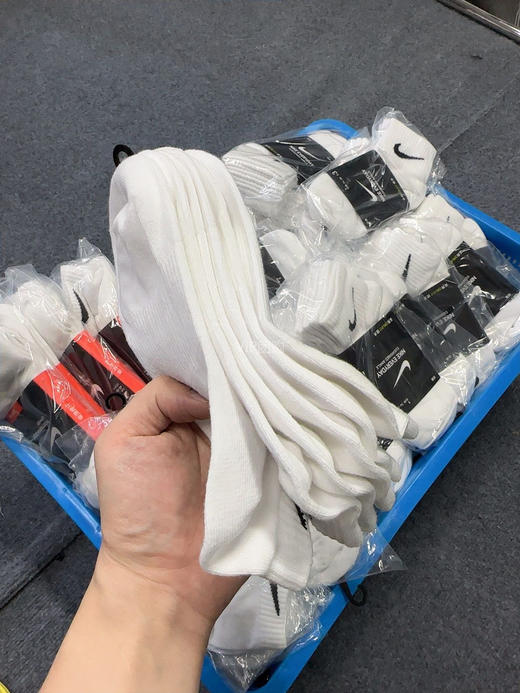 正品耐克四季款低筒女袜 35-39 四季款男船袜 39-45。两卡六双一组。数量不多 商品图3