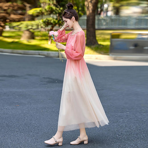 2025年春夏新款法式气质显瘦海边度假收腰长袖仙女裙HR-CZJ8775 商品图2