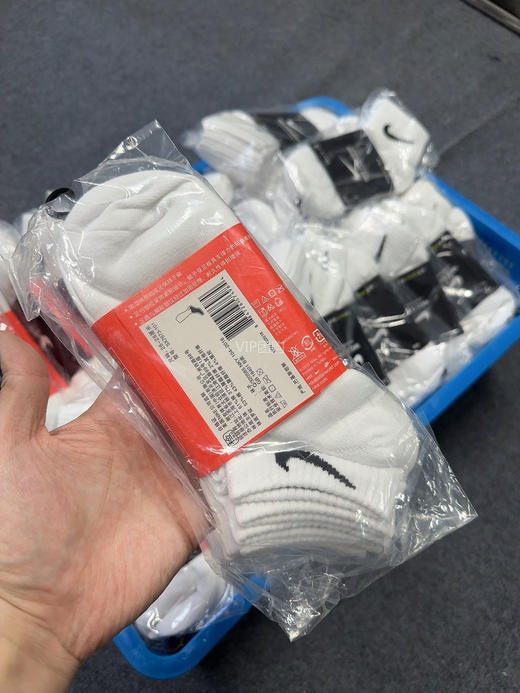 正品耐克四季款低筒女袜 35-39 四季款男船袜 39-45。两卡六双一组。数量不多 商品图1