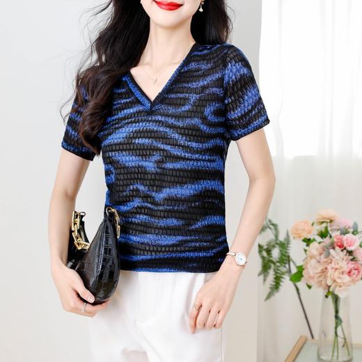 KQL C302N1429新款V领韩版斑马纹休闲超修身显瘦短袖T恤 商品图2