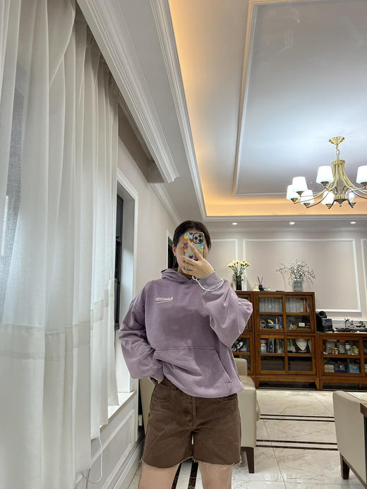 316-1 渠道圆正 巴黎家 可乐印花 复古做旧 成衣水洗 宽松连帽卫衣 胖瓜穿灰蓝XS 灰紫S 商品图12