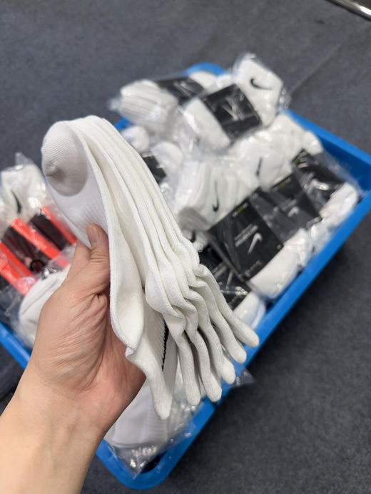 正品耐克四季款低筒女袜 35-39 四季款男船袜 39-45。两卡六双一组。数量不多 商品图8