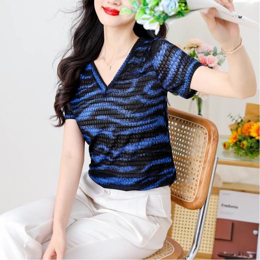 KQL C302N1429新款V领韩版斑马纹休闲超修身显瘦短袖T恤 商品图0