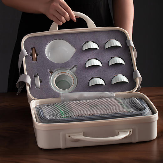 唯都【青云之上茶具套装】 历经1300度高温烧制 茶杯x6 壶x1 公道杯x1 茶盘x1 旅行箱包x1 茶巾x1 商品图1