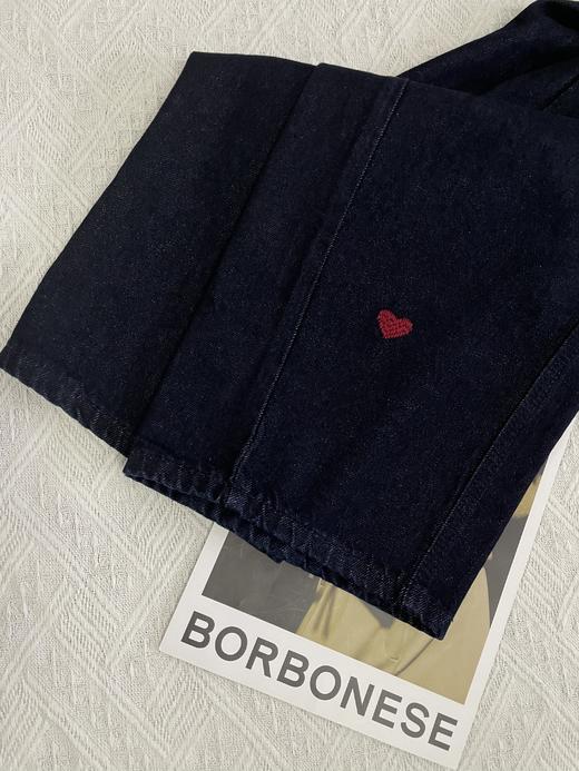 【AUChris小众爱心刺绣弯刀裤💕】，入春第一条裤子认准它‼️ 🔥看看这裤型和刺绣，绝对又是wang炸‼️ 🌿爱心刺绣＋弯刀立体剪裁 !显瘦遮胯，实穿性强，👍搭配率又高🙅 商品图6