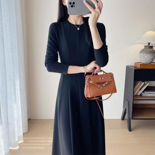 春秋新品垂顺高比例显瘦简洁小黑裙连衣裙 商品图10