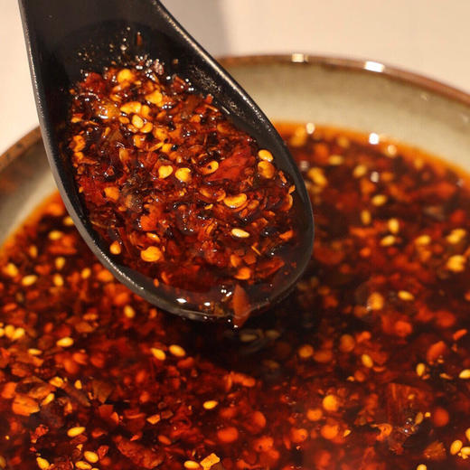 鹅滋道油辣子·采用非转基因、经过物理压榨和脱磷处理的黄菜油，绝不使用劣质油。基地直邮 商品图0