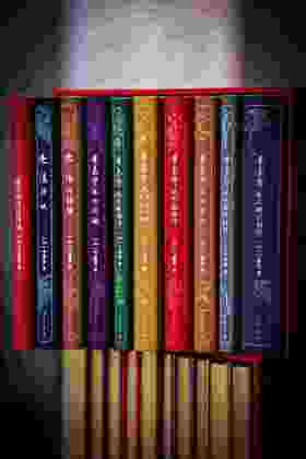 特装三面刷金钤印本！！《迦陵书系（百岁典藏版）》一函共十册，中华书局2024年出版，独家订制三面刷金本，每册均有叶嘉莹钤印。仅制作了300套。售价560元。