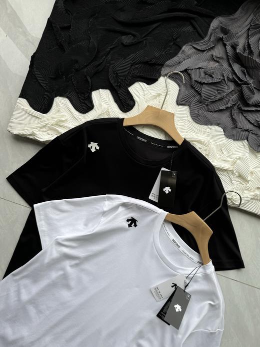 点此购买 迪桑特TRAINING系列综训训练运动健身男士短袖针织 LL 312165 商品图6