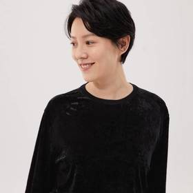 2楼素然光泽丝绒宽松短袖T恤吊牌价1350