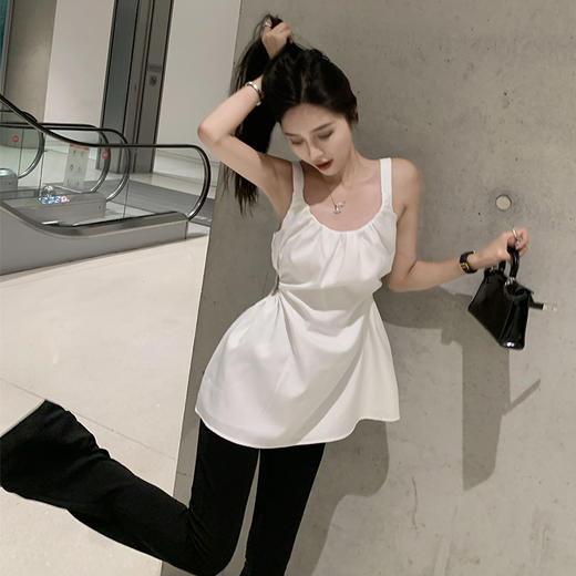 西遇方领衬衣女春夏新款白色纯欲露肩镂空收腰设计无袖上衣SS150311 商品图2