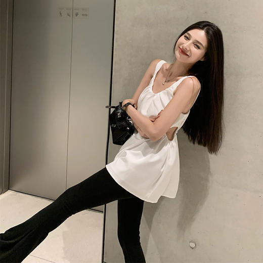 西遇方领衬衣女春夏新款白色纯欲露肩镂空收腰设计无袖上衣SS150311 商品图0