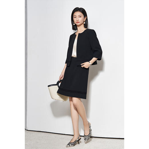 奢适黑醋酸短外套 低调哑光质感 米思阳2026春季新款气质通勤小个子开衫上衣女5661 商品图4