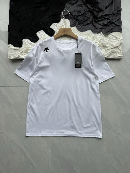 点此购买 迪桑特TRAINING系列综训训练运动健身男士短袖针织 LL 312165 商品图1