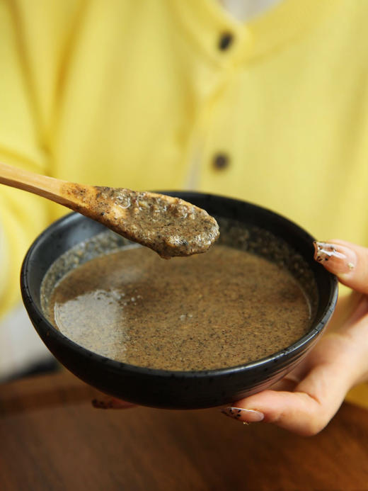 全家人的营养早餐首选❗【闽龙达 | 核桃芝麻粉480g】冲泡后醇香浓郁，能嚼到的果肉颗粒感❗️ ✅真材实料，配料只有核桃➕黑芝麻➕红枣 ✅精细研磨+60°C低温烘焙，干吃冲泡皆可 商品图3