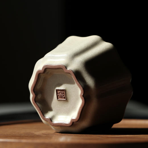 问鼎哥窑传世款簪花杯 商品图4