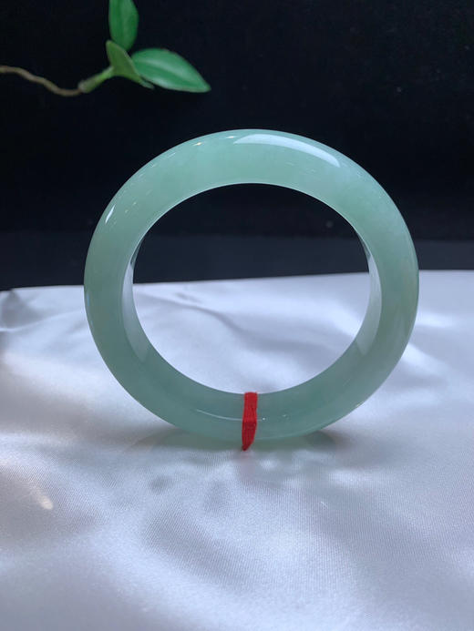 612463，54.8晴绿底手镯，整条带浓晴底色，清爽干净 商品图2