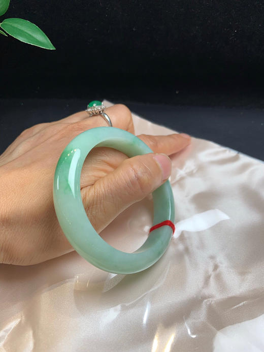 612460，55.3果绿底飘花 。整体带清新浅绿底，飘绿花色。润润的，干净清新 商品图5