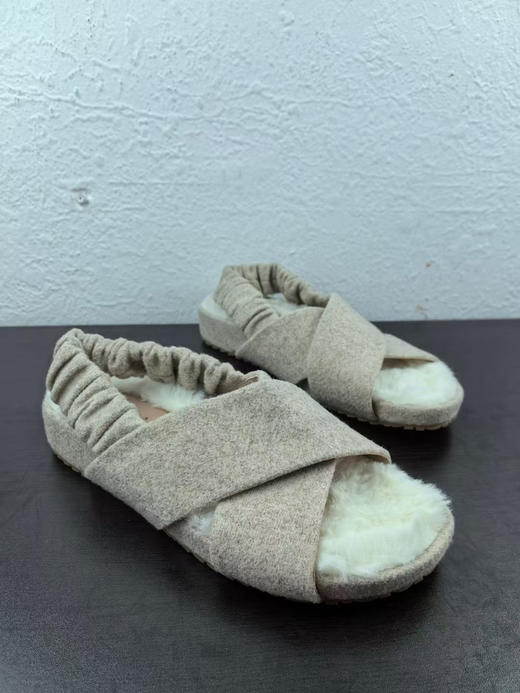 正品 COLE HAAN/歌涵 女鞋 毛妮材质 产地越南 上脚舒适 码数  5码一双 5.5码一双 6码五双
无原盒 商品图1