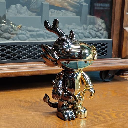  湖南卫视芒果TV限量版 潮玩手办半边龙 现代创意轻奢高档机甲风龙摆件 商品图1