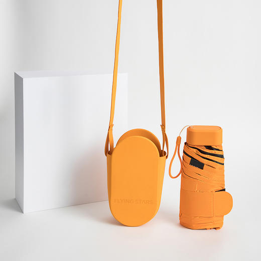 【防晒好物丨自动记忆雨伞+mini六折晴雨伞系列】轻量设计黑胶全波段防晒，有效阻隔有害光线，加固伞骨抗风且不易生锈，伞身轻巧便捷，加宽束带方便收纳，配色设计简约高级时尚，多色可选 商品图3