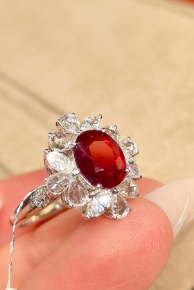 2.05ct刻面红宝石戒指吊坠