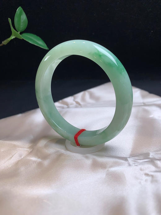 612460，55.3果绿底飘花 。整体带清新浅绿底，飘绿花色。润润的，干净清新 商品图4