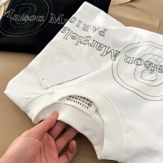 点此购买 梅森马吉拉男女款圆圈大9拼绿字母刺绣短袖T恤 gz 312105 商品图11