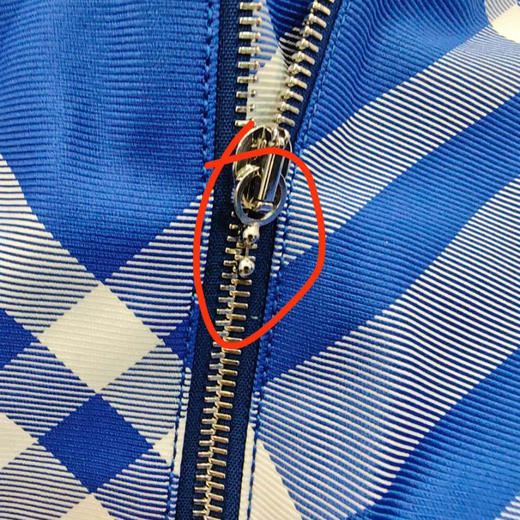 微瑕不退不换 BUR*E**Y/巴*莉 男士时尚格纹拉链连帽长袖外套 商品图1