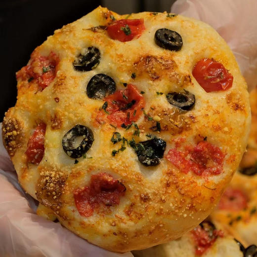 现烤面包—番茄橄榄佛卡夏 商品图0